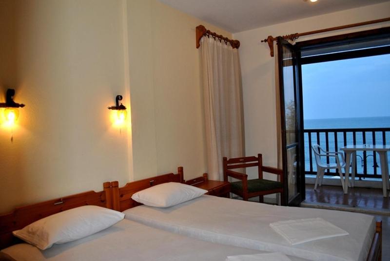 Maro Hotel 3*